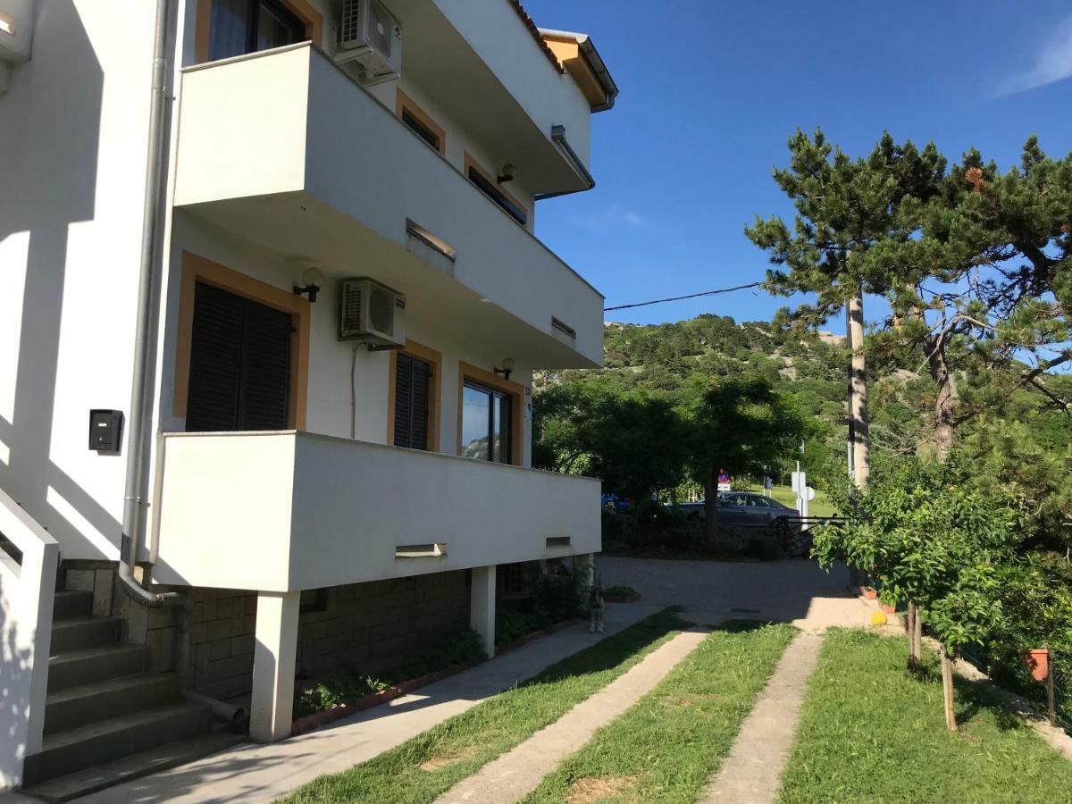 Apartments Lena Baska  Bagian luar foto