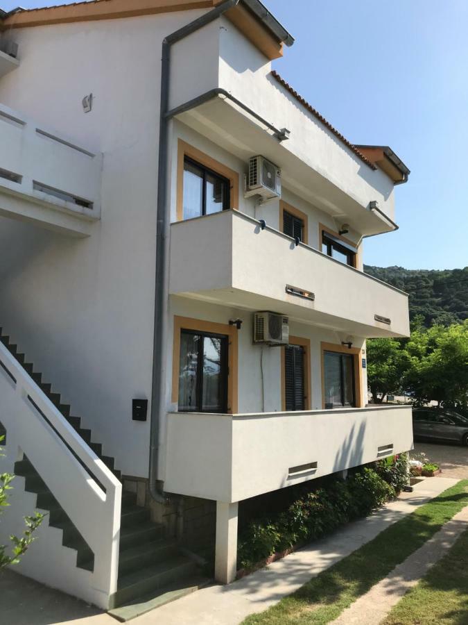 Apartments Lena Baska  Bagian luar foto